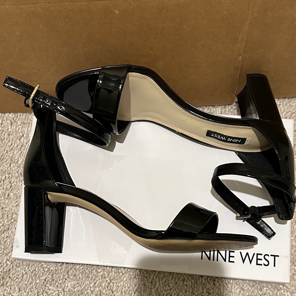 Nine West Black Patent Heels - Picture 5 of 8